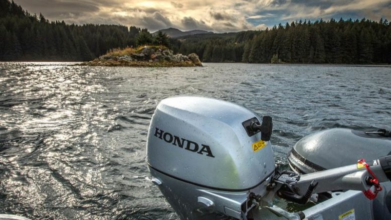 Лодочный мотор бензиновый